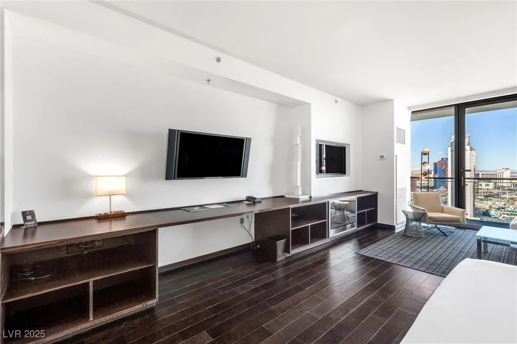 4381 FLAMINGO, Las Vegas, NV 89103