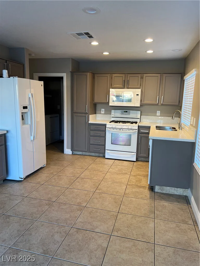 1300 Strike Jumper, Las Vegas, NV 89108
