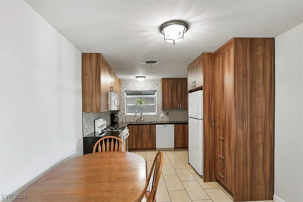 604 Mayfield, Las Vegas, NV 89107