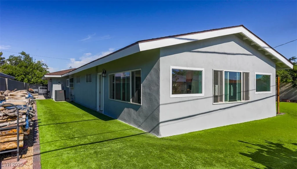 604 Mayfield, Las Vegas, NV 89107