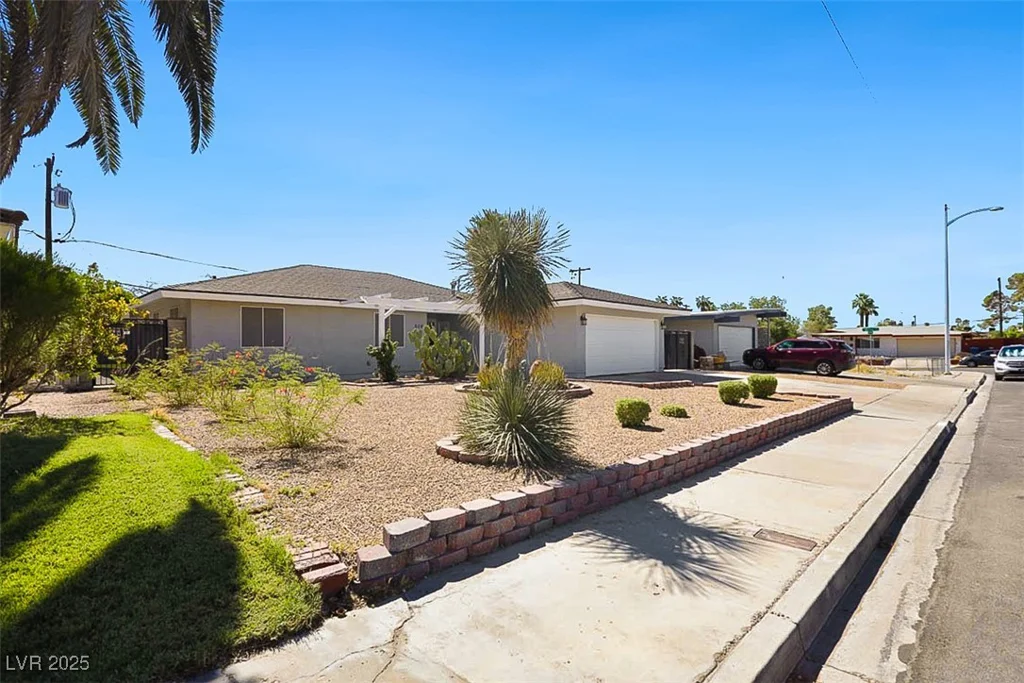 604 Mayfield, Las Vegas, NV 89107