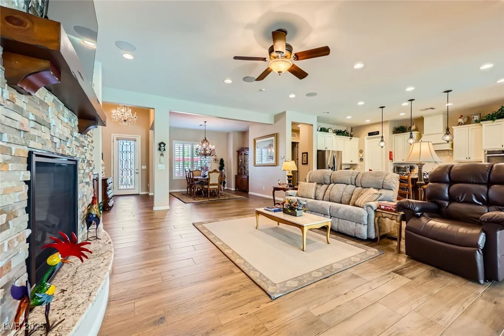 8985 Helena, Las Vegas, NV 89129