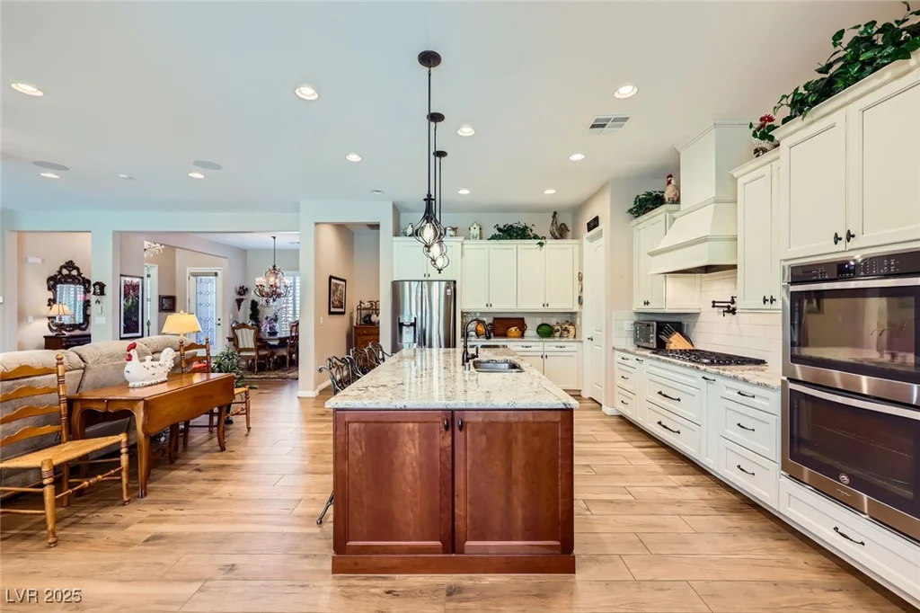 8985 Helena, Las Vegas, NV 89129