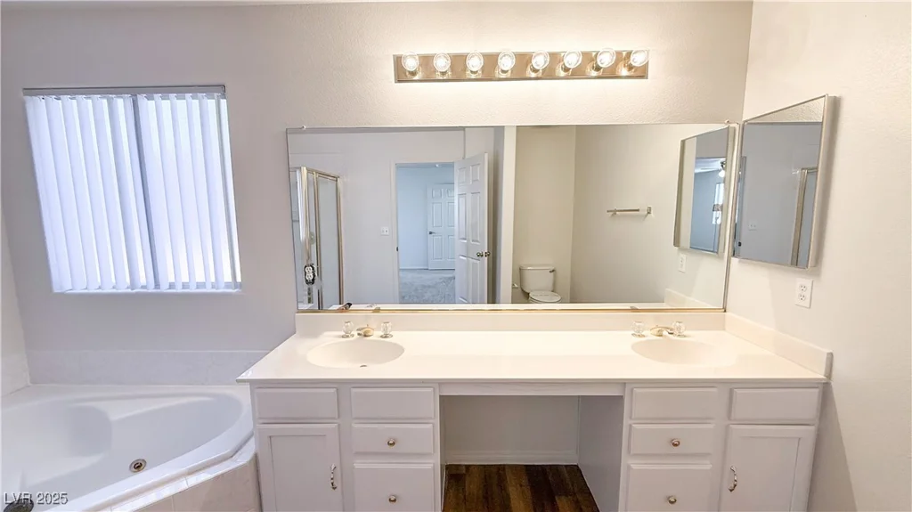5933 Royal Castle, Las Vegas, NV 89130