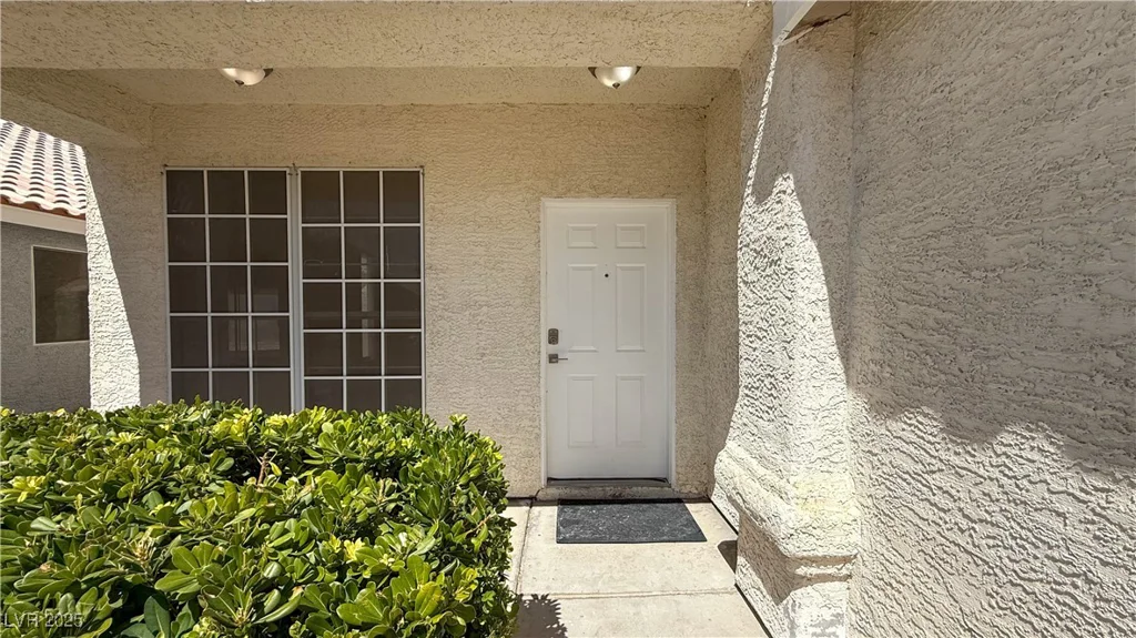 5933 Royal Castle, Las Vegas, NV 89130