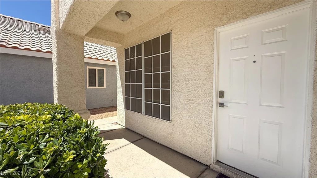 5933 Royal Castle, Las Vegas, NV 89130