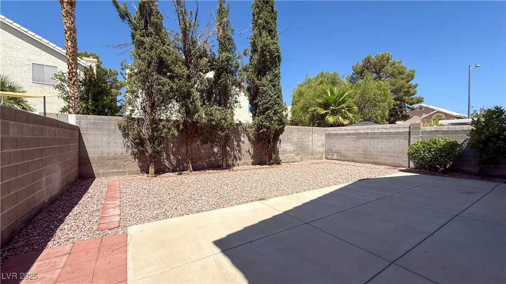 5933 Royal Castle, Las Vegas, NV 89130