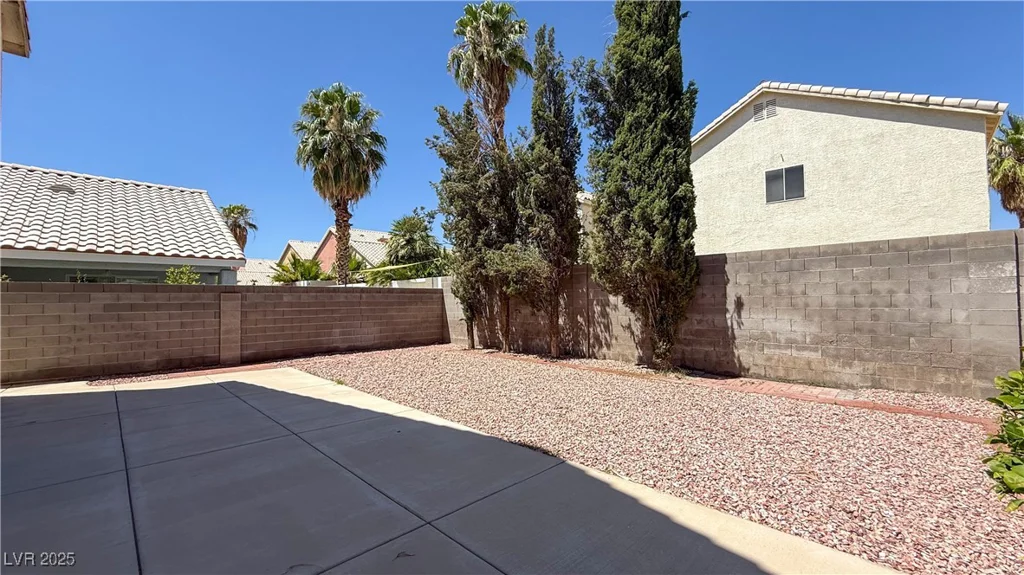 5933 Royal Castle, Las Vegas, NV 89130