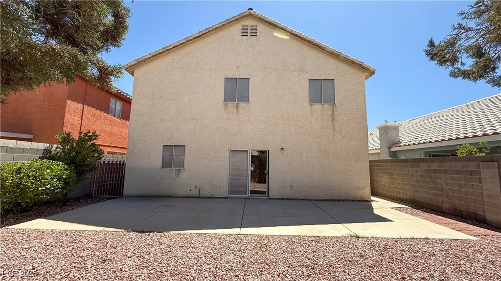 5933 Royal Castle, Las Vegas, NV 89130