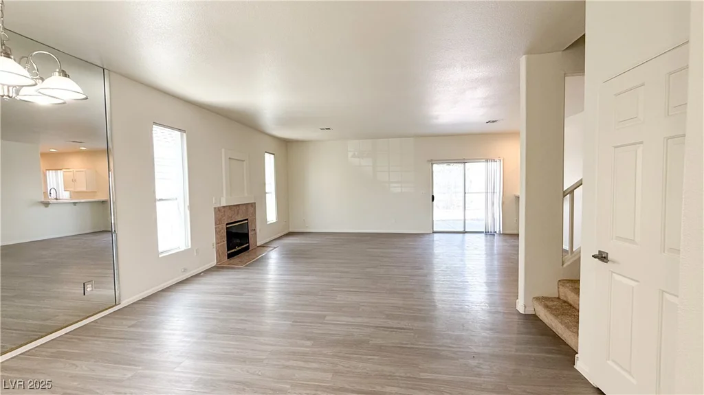 5933 Royal Castle, Las Vegas, NV 89130