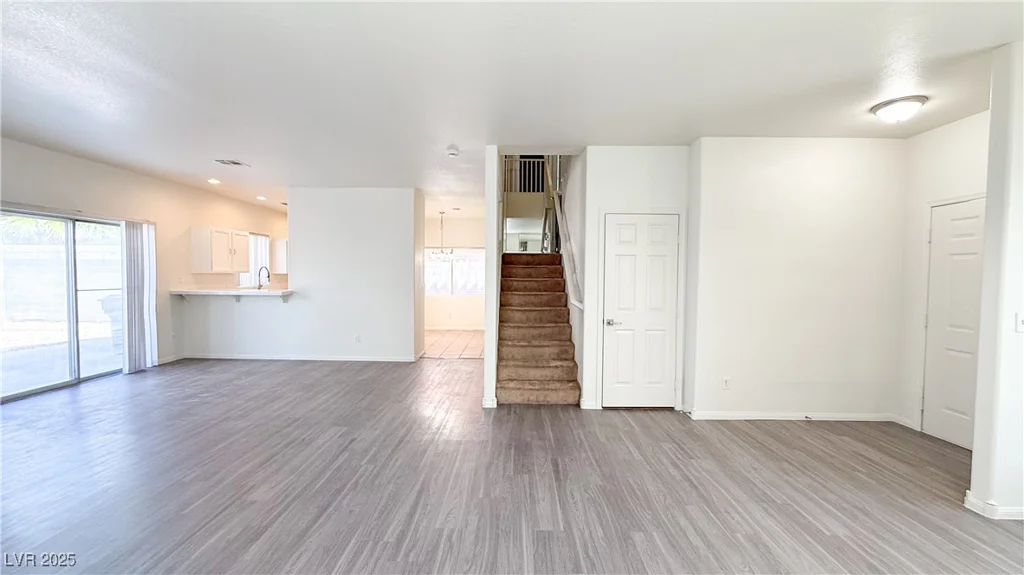 5933 Royal Castle, Las Vegas, NV 89130