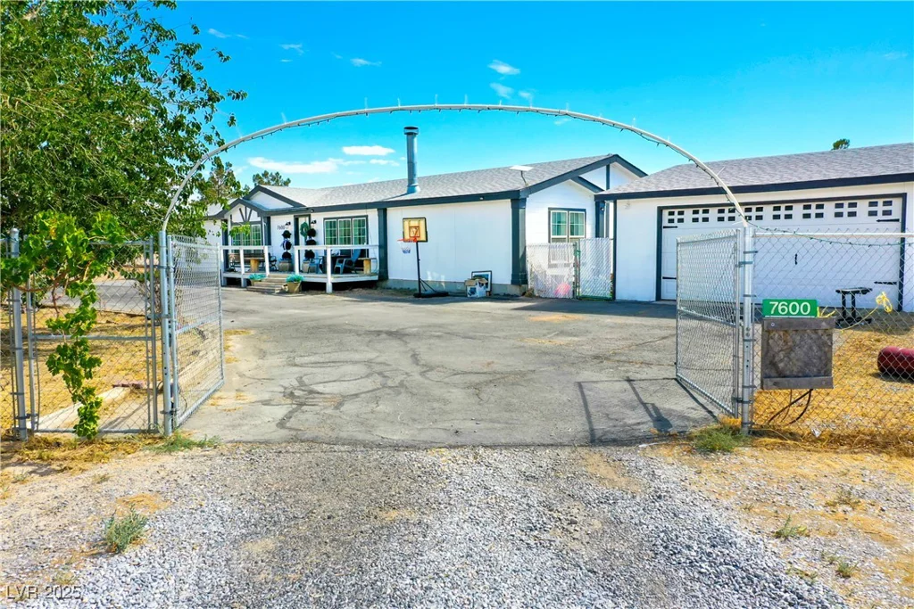 7600 Pioneer, Pahrump, NV 89061