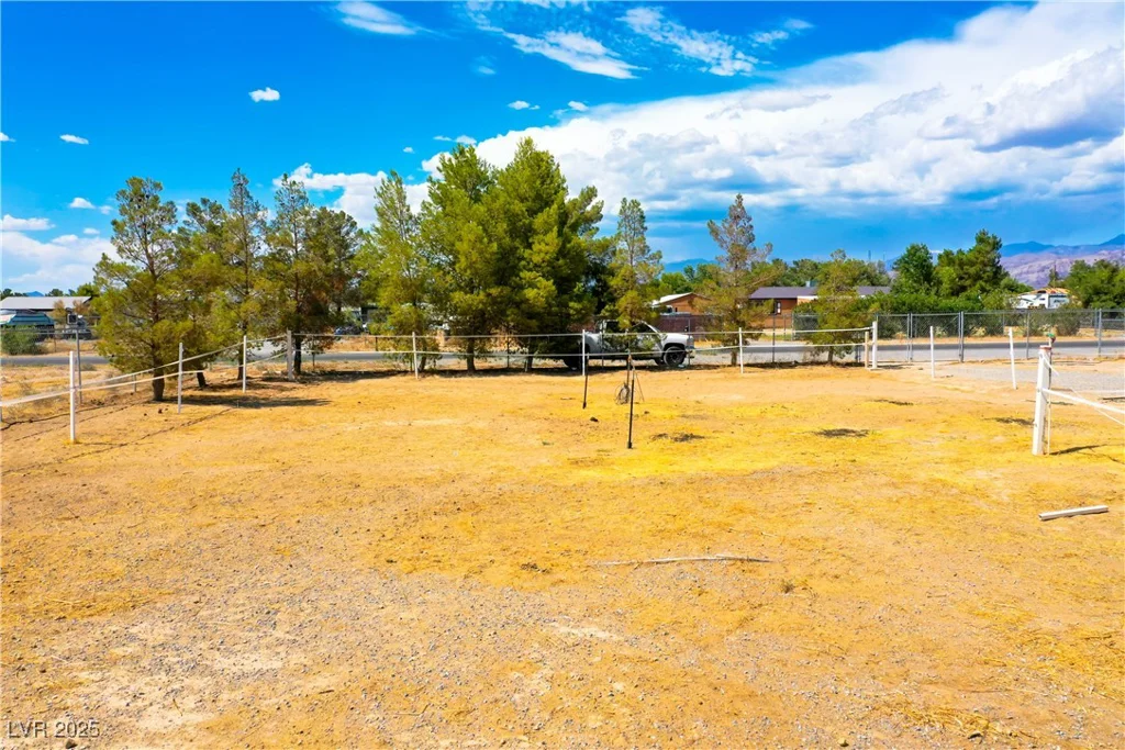 7600 Pioneer, Pahrump, NV 89061