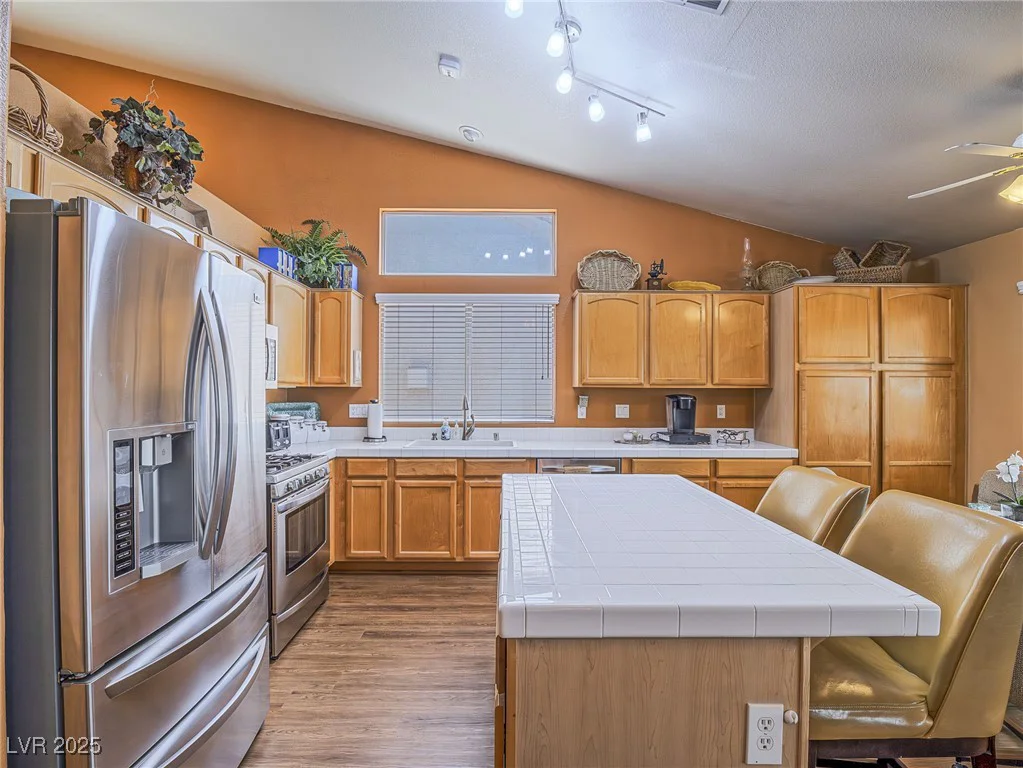 3591 Yorba Linda, Las Vegas, NV 89122