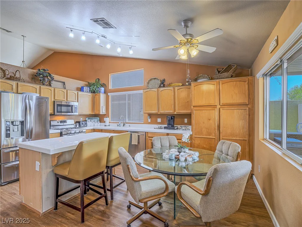 3591 Yorba Linda, Las Vegas, NV 89122
