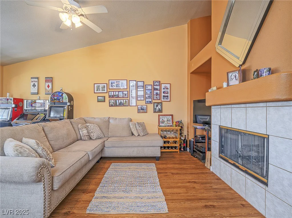 3591 Yorba Linda, Las Vegas, NV 89122