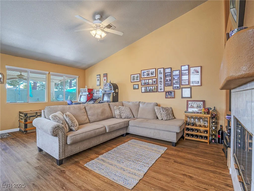 3591 Yorba Linda, Las Vegas, NV 89122