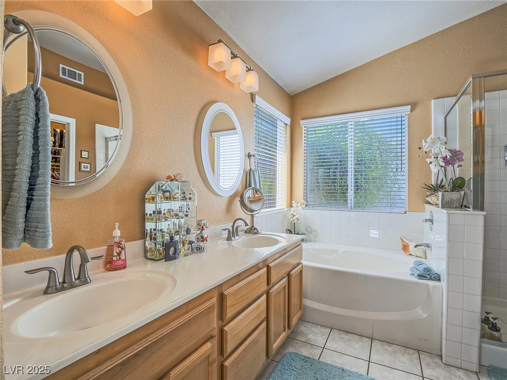 3591 Yorba Linda, Las Vegas, NV 89122