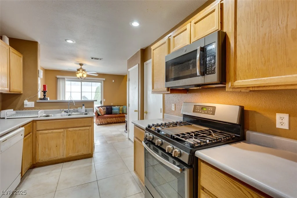 921 RADIANT STAR, Las Vegas, NV 89145