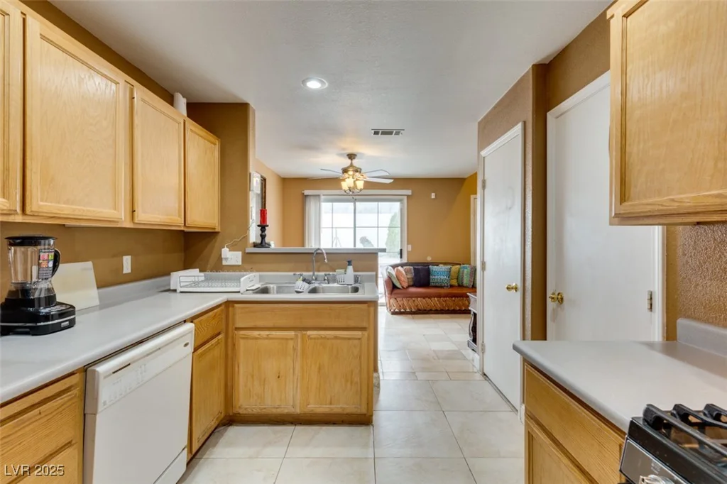 921 RADIANT STAR, Las Vegas, NV 89145