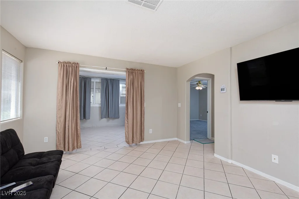 1541 Linnbaker, Las Vegas, NV 89110