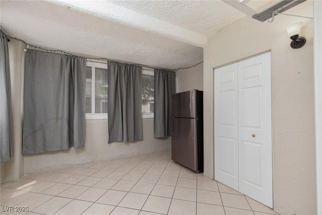 1541 Linnbaker, Las Vegas, NV 89110