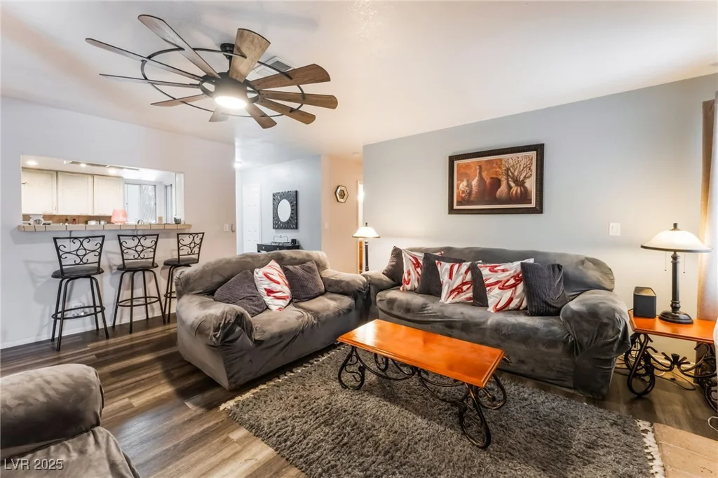 3890 White Horse, Las Vegas, NV 89115