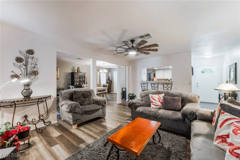 3890 White Horse, Las Vegas, NV 89115