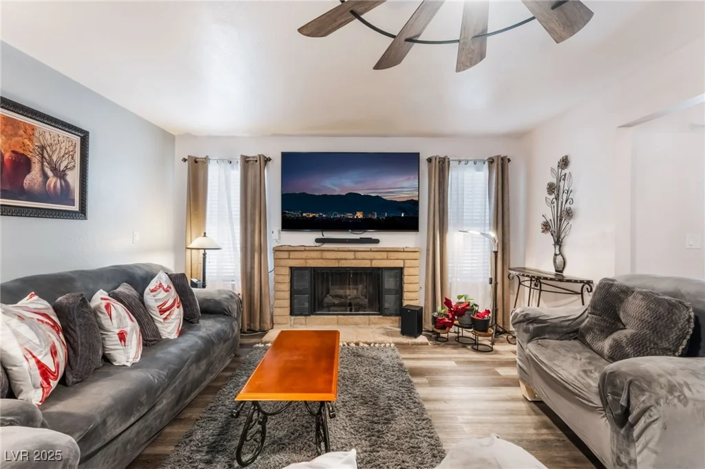 3890 White Horse, Las Vegas, NV 89115