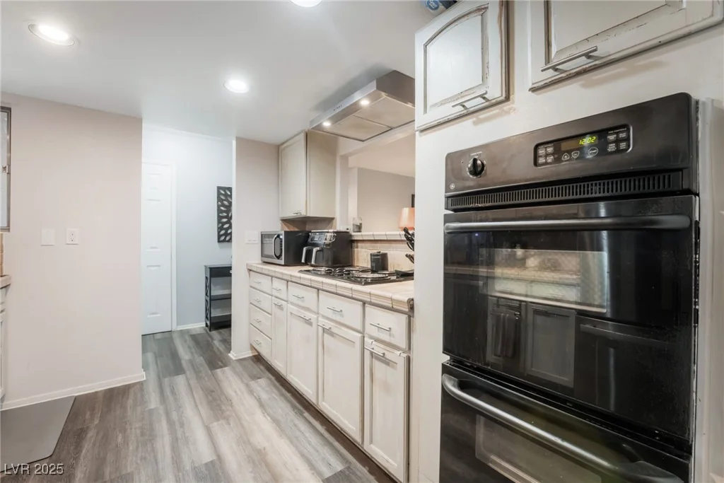 3890 White Horse, Las Vegas, NV 89115