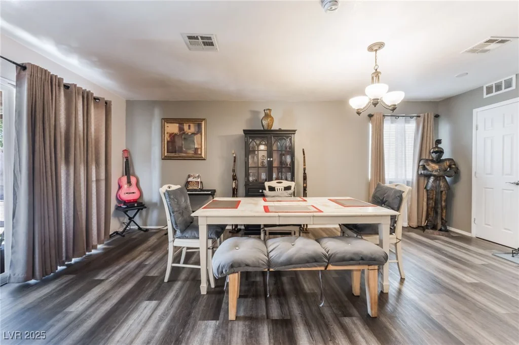 3890 White Horse, Las Vegas, NV 89115