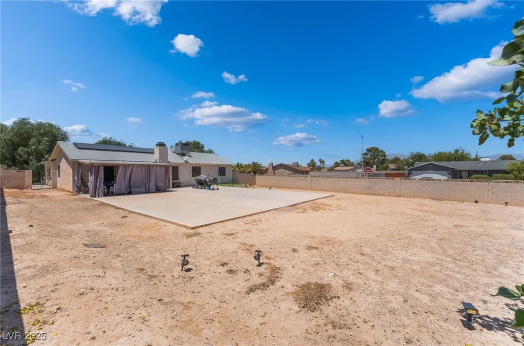 3890 White Horse, Las Vegas, NV 89115