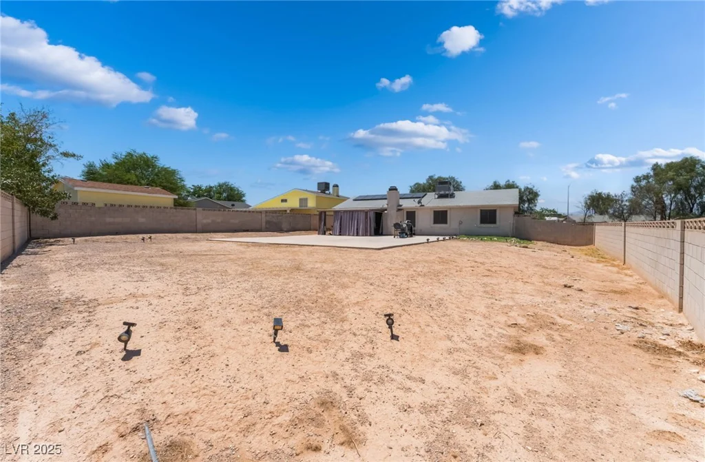 3890 White Horse, Las Vegas, NV 89115