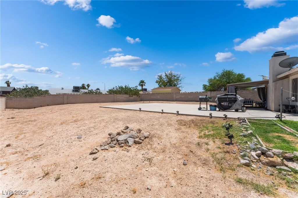3890 White Horse, Las Vegas, NV 89115
