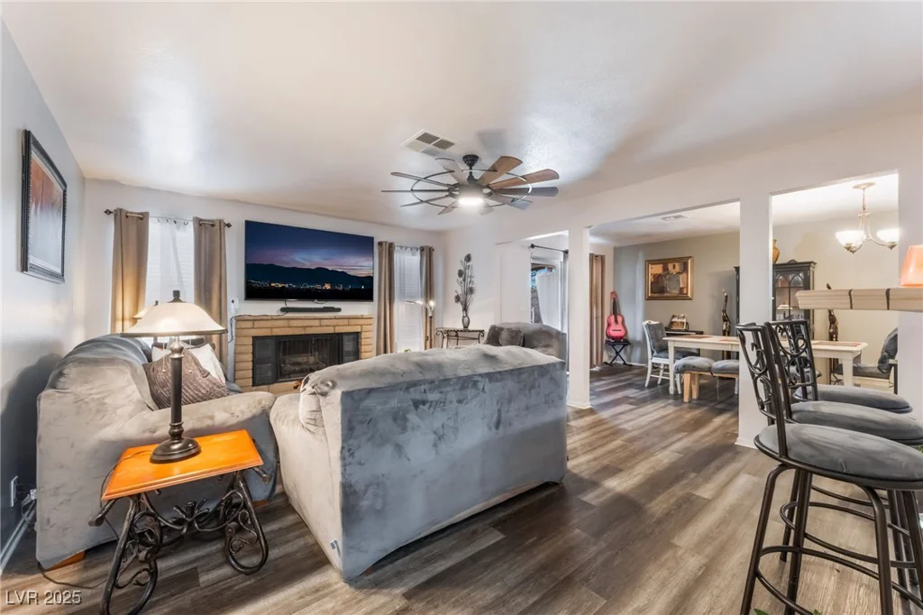 3890 White Horse, Las Vegas, NV 89115
