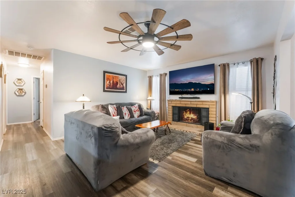 3890 White Horse, Las Vegas, NV 89115
