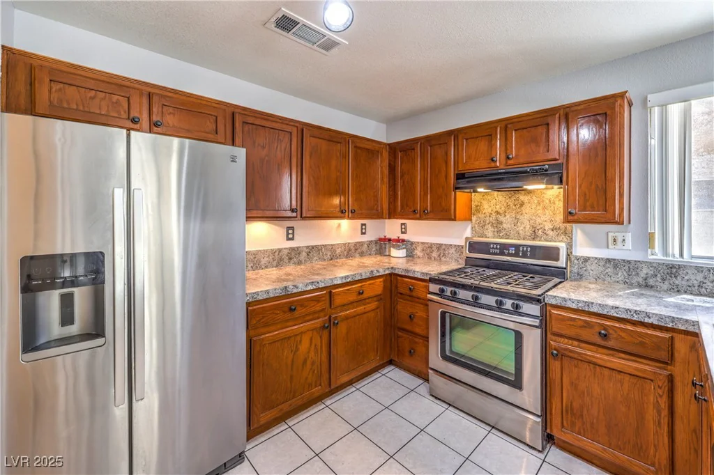 7921 Pottery Creek, Las Vegas, NV 89128