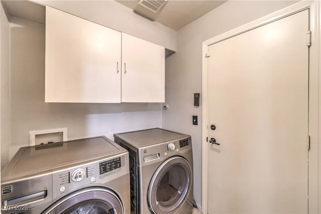 7921 Pottery Creek, Las Vegas, NV 89128