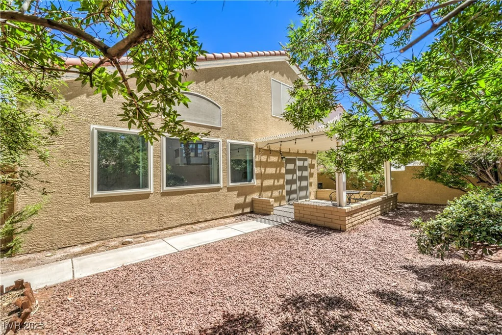 7921 Pottery Creek, Las Vegas, NV 89128