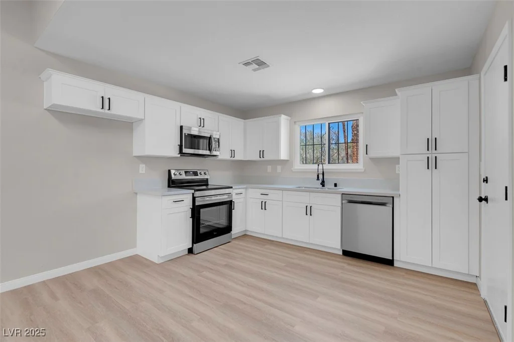 6181 Cedarwood, Las Vegas, NV 89103