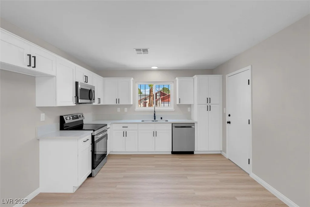 6181 Cedarwood, Las Vegas, NV 89103