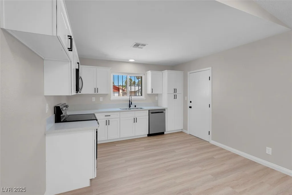 6181 Cedarwood, Las Vegas, NV 89103