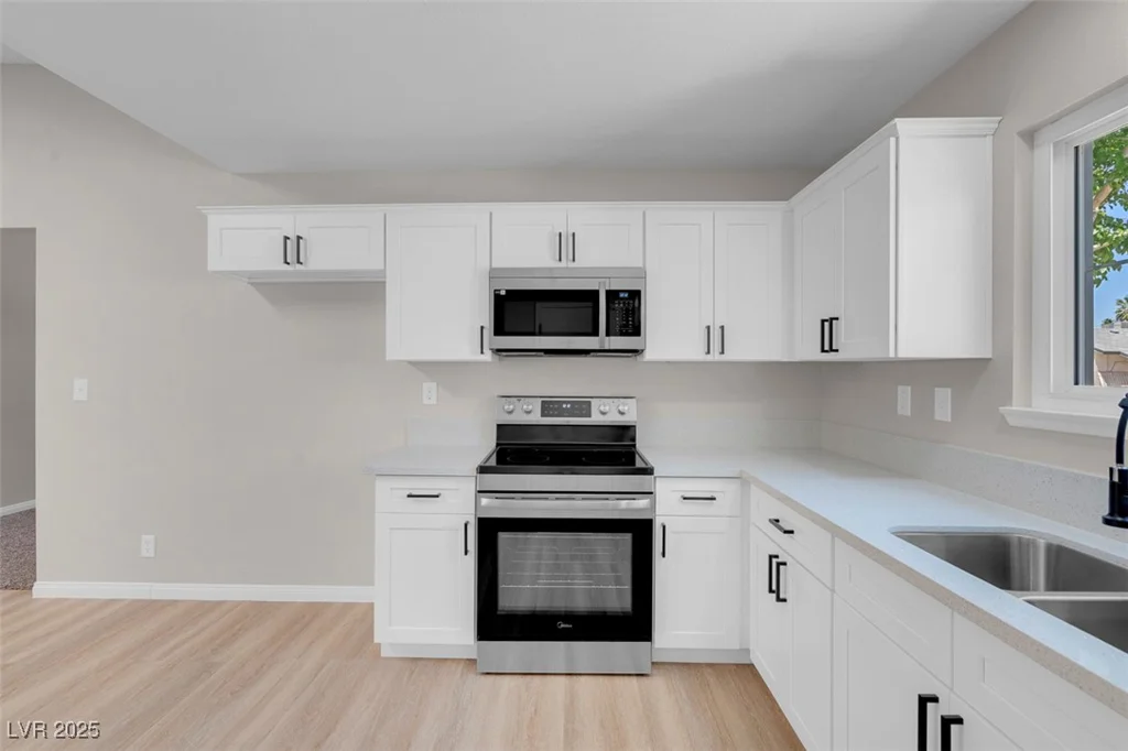 6181 Cedarwood, Las Vegas, NV 89103