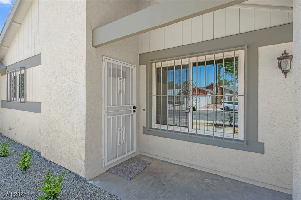 6181 Cedarwood, Las Vegas, NV 89103