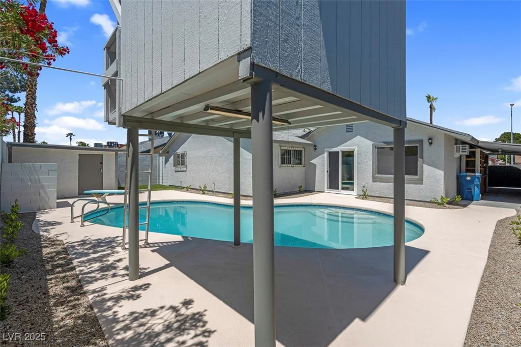 6181 Cedarwood, Las Vegas, NV 89103