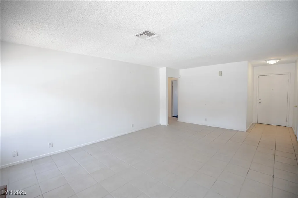1802 Twin Oaks, Las Vegas, NV 89156