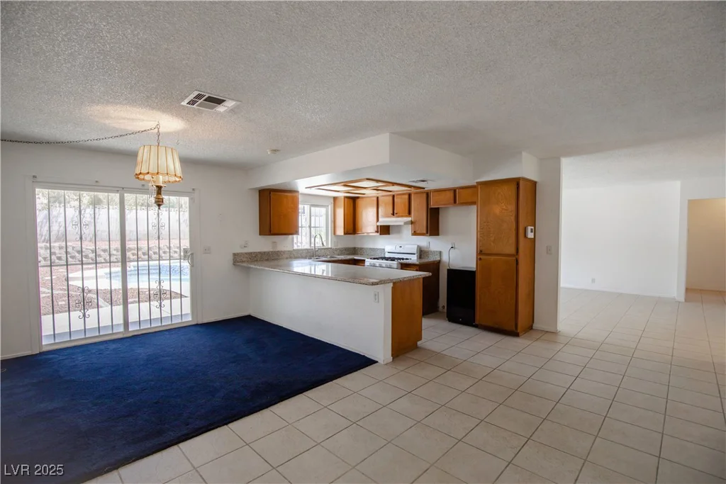 1802 Twin Oaks, Las Vegas, NV 89156