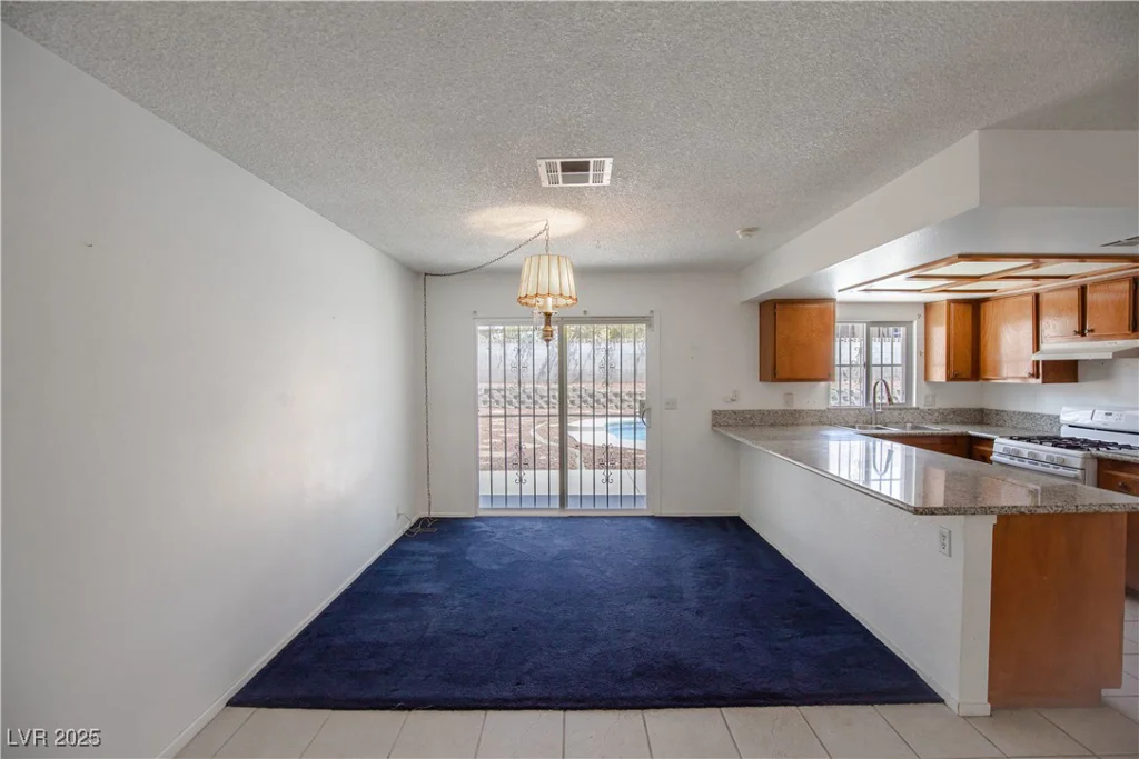 1802 Twin Oaks, Las Vegas, NV 89156