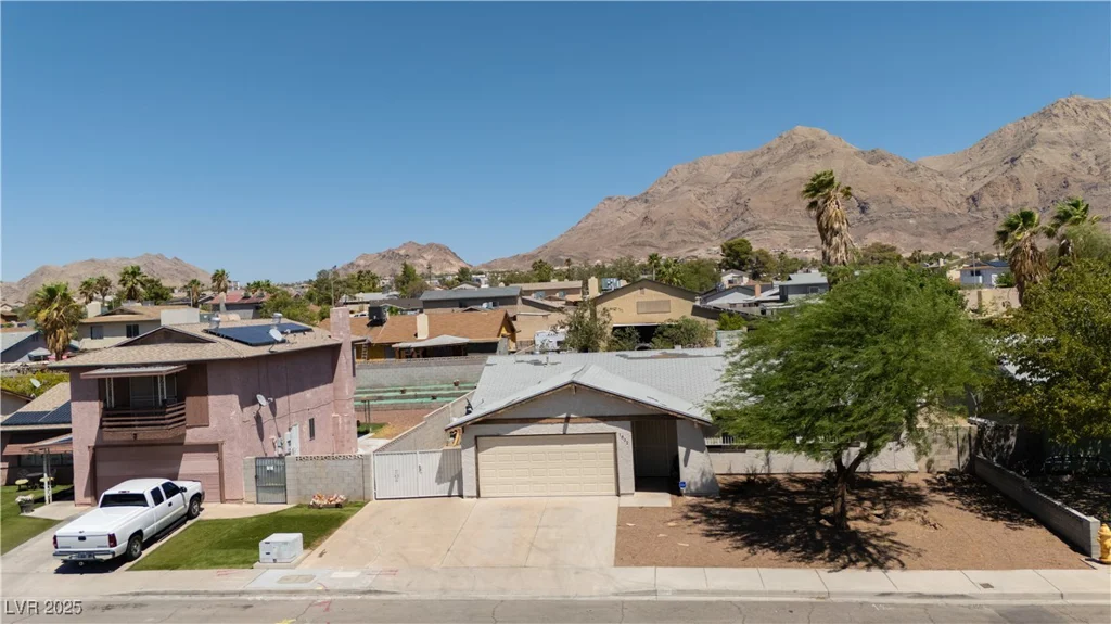 1802 Twin Oaks, Las Vegas, NV 89156