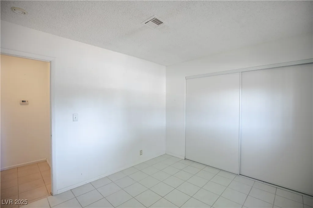 1802 Twin Oaks, Las Vegas, NV 89156